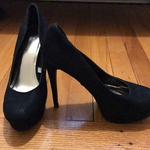 Selling black heels